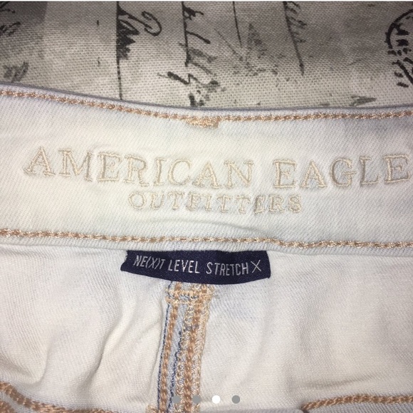 American Eagle Light Wash Shortie Shorts - Picture 3 of 4